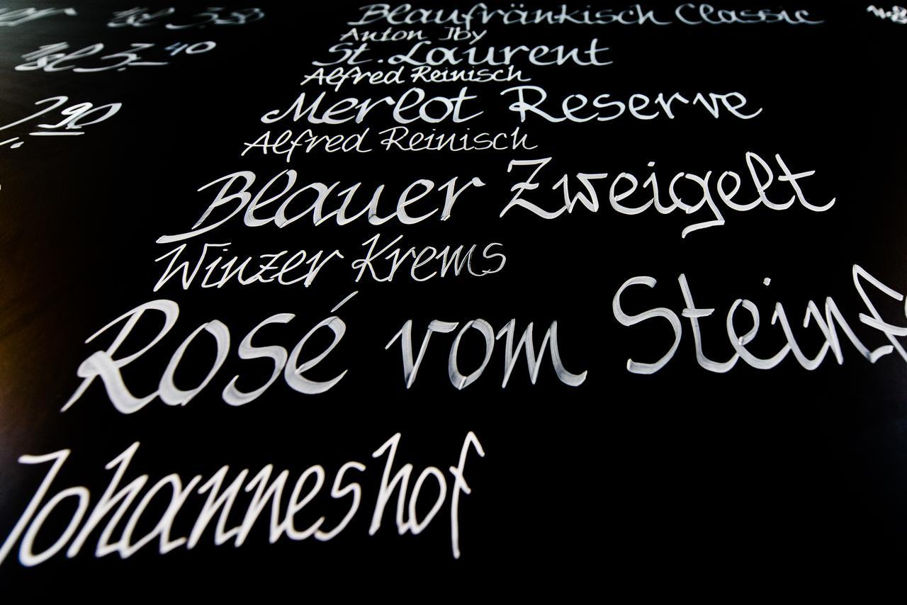 Dorfmeister Business Hotel B&B Weikersdorf am Steinfelde Exterior photo